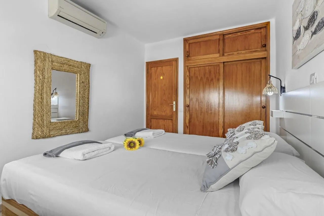 Hola Arnage Pool View Apartment Puerto del Carmen  Puerto del Carmen (Lanzarote)